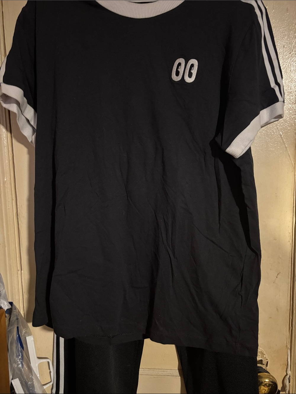 Women unique Adidas wide leg joggers w-a rare matching T-shirt sz large “rare”